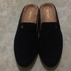Brand new Vionic Carnegie Smoking Slipper Slides
